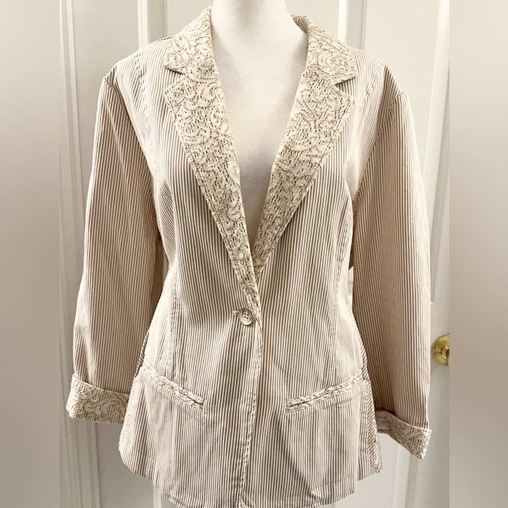 Chicos Blazer Jacket Womens 3 US XL Tan White Stripe Cotton Lace Detail
